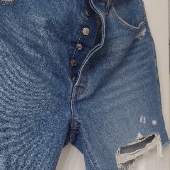 Levi's Jean Shorts - Picture 4 of 9